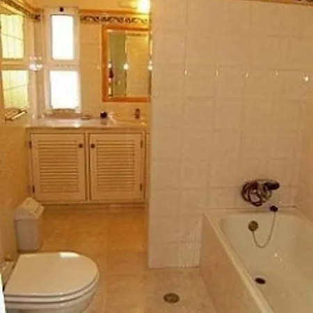 Quadradinhos 30q - Luxurious 4-bedroom With Private Heated Pool 别墅 *